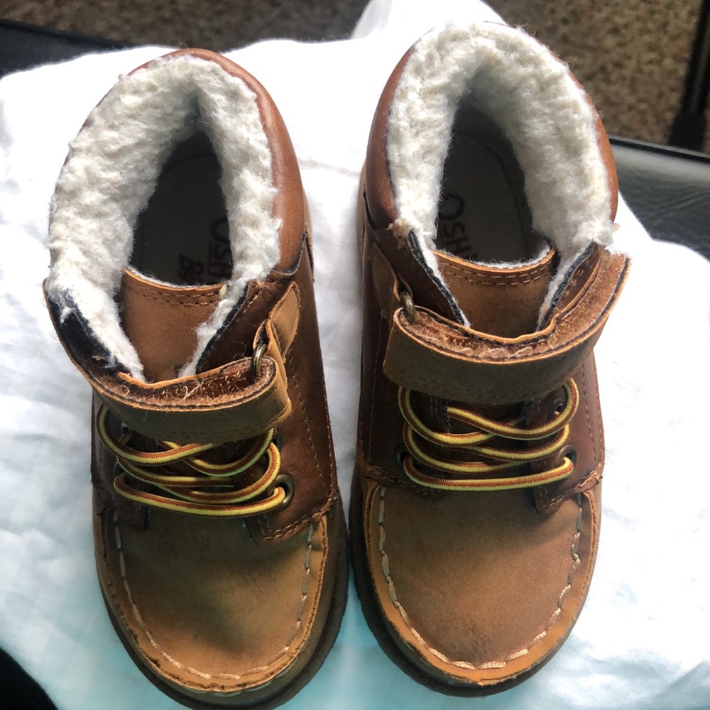 (SOLD) Oshkosh B’Gosh Boots - Picture 3 of 6